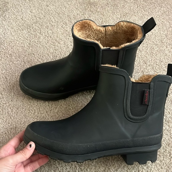 “Chooka: Premium Rainwear- Plush Chelsea size 7” - Picture 1 of 10